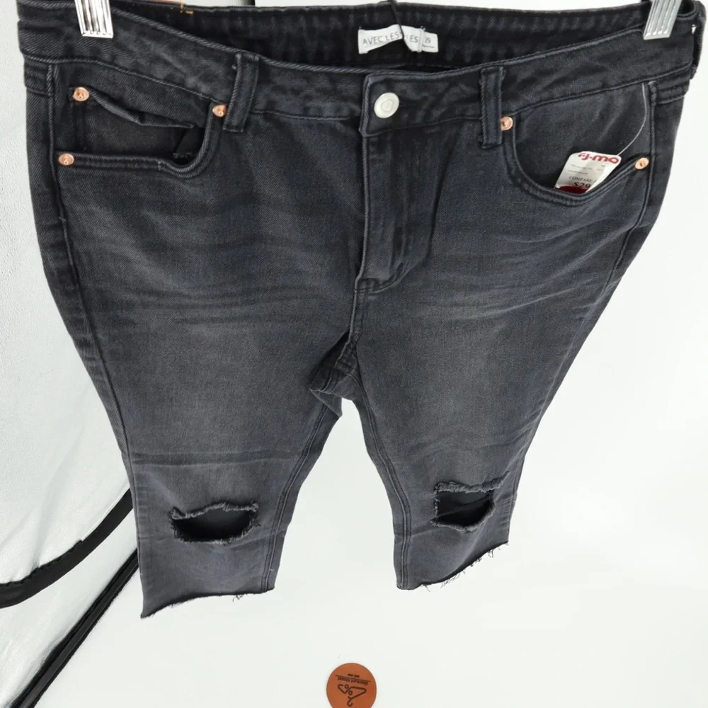 Avec Les Filles High Rise Distressed Jeans Size 29 Black‎ Flared Cropped NWT